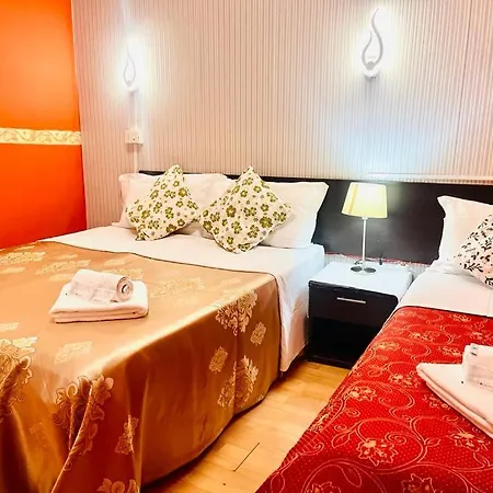 Hill Town Guest house *